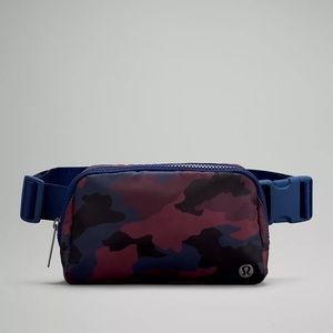 Lululemon Everywhere Belt Bag